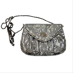 Stunning cute metallic silver metal mesh crossbody bag everything purse clutch